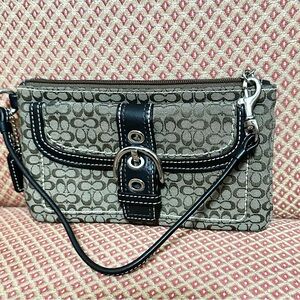 Y2K Coach Soho Wristlet Bag  in Signature Brown